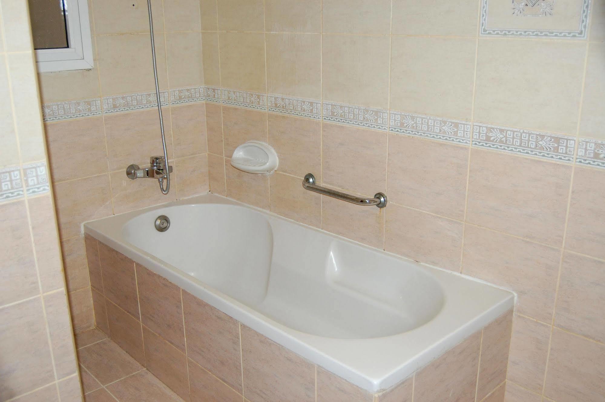 Al Ferdous Hotel Apartment Sardzsa Kültér fotó