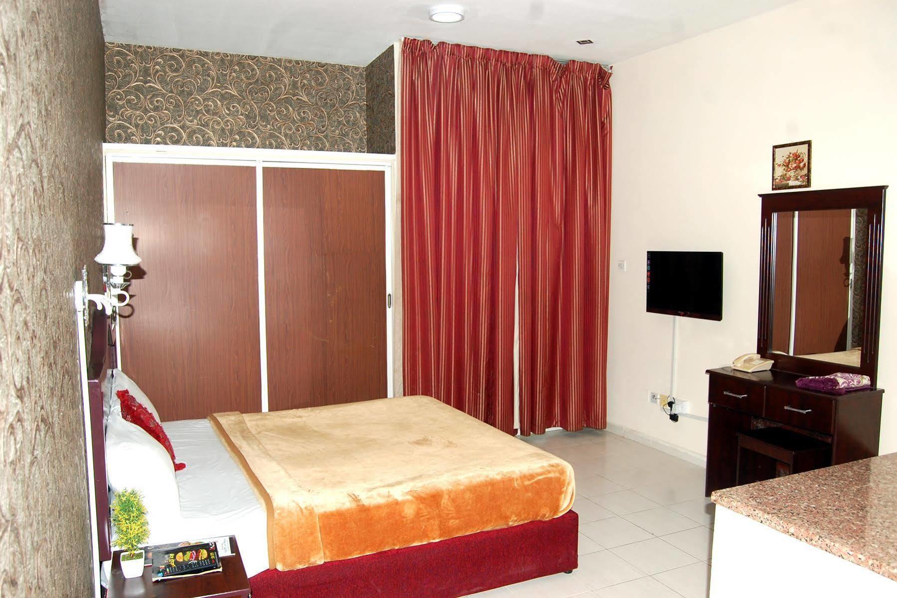 Al Ferdous Hotel Apartment Sardzsa Kültér fotó