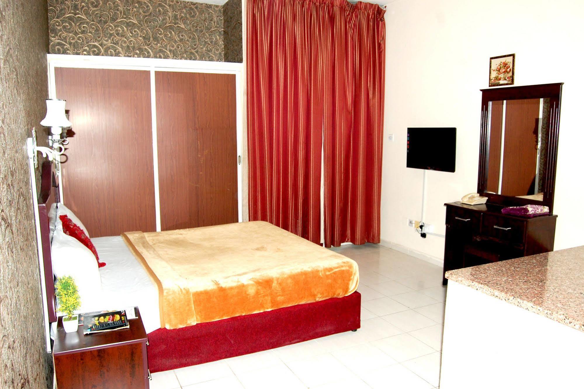 Al Ferdous Hotel Apartment Sardzsa Kültér fotó