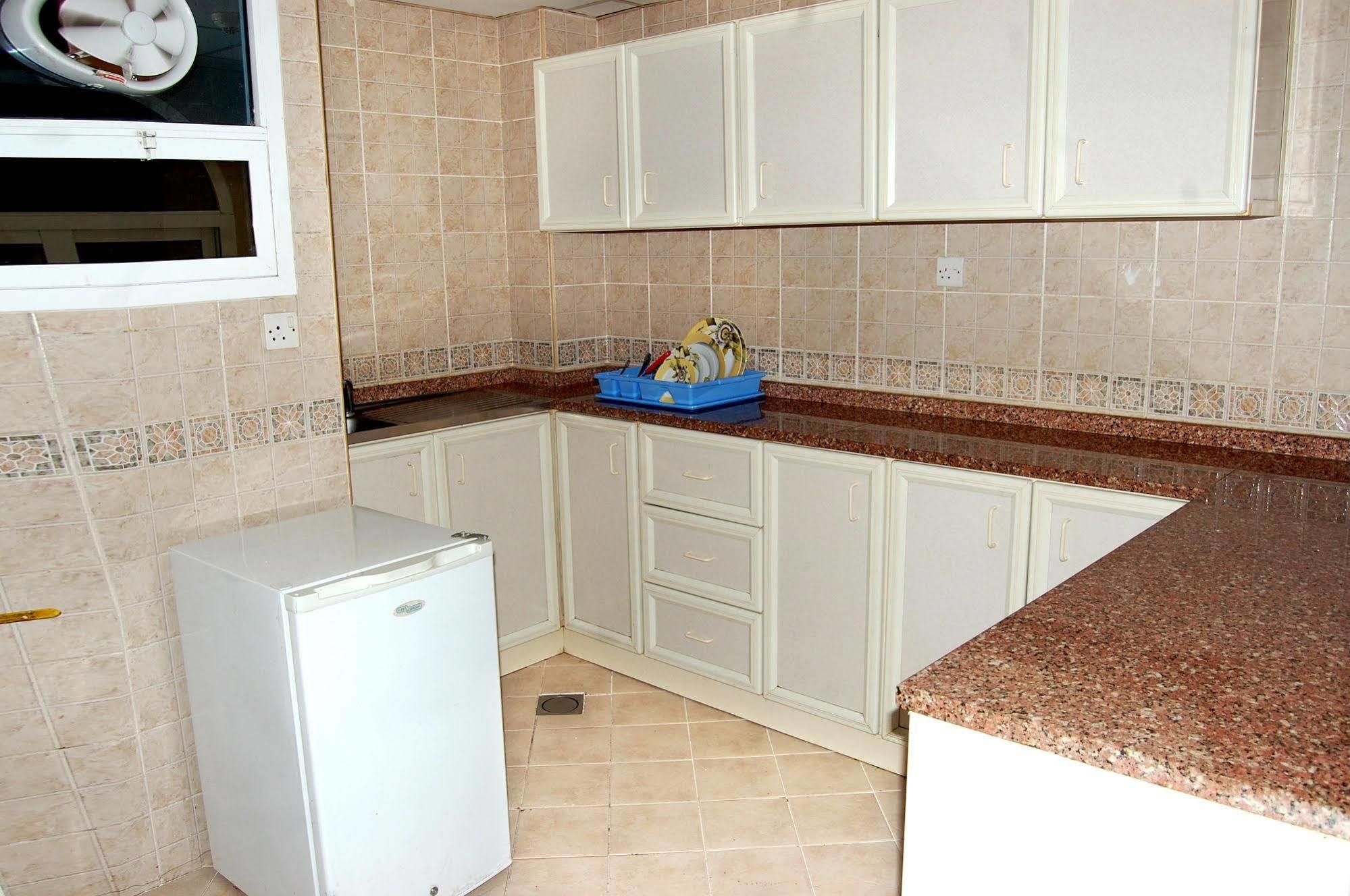 Al Ferdous Hotel Apartment Sardzsa Kültér fotó